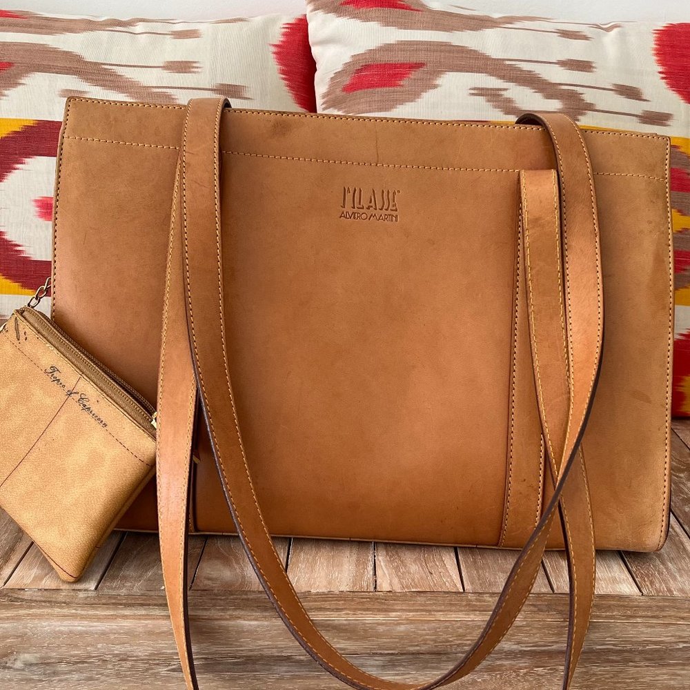 1'Classe Alviero Martini Tan Leather Travel Bag